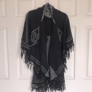 Shawl/ wrap black and gray